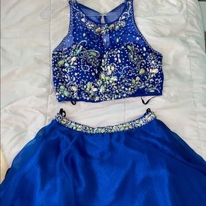 short, two piece prom dress💙